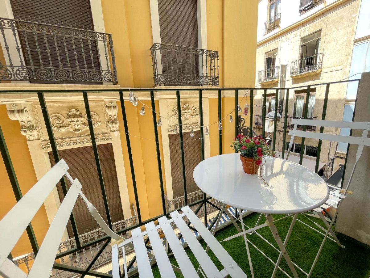 Apartamento Con Mucho Encanto En Pleno Centro Alicante Eksteriør bilde